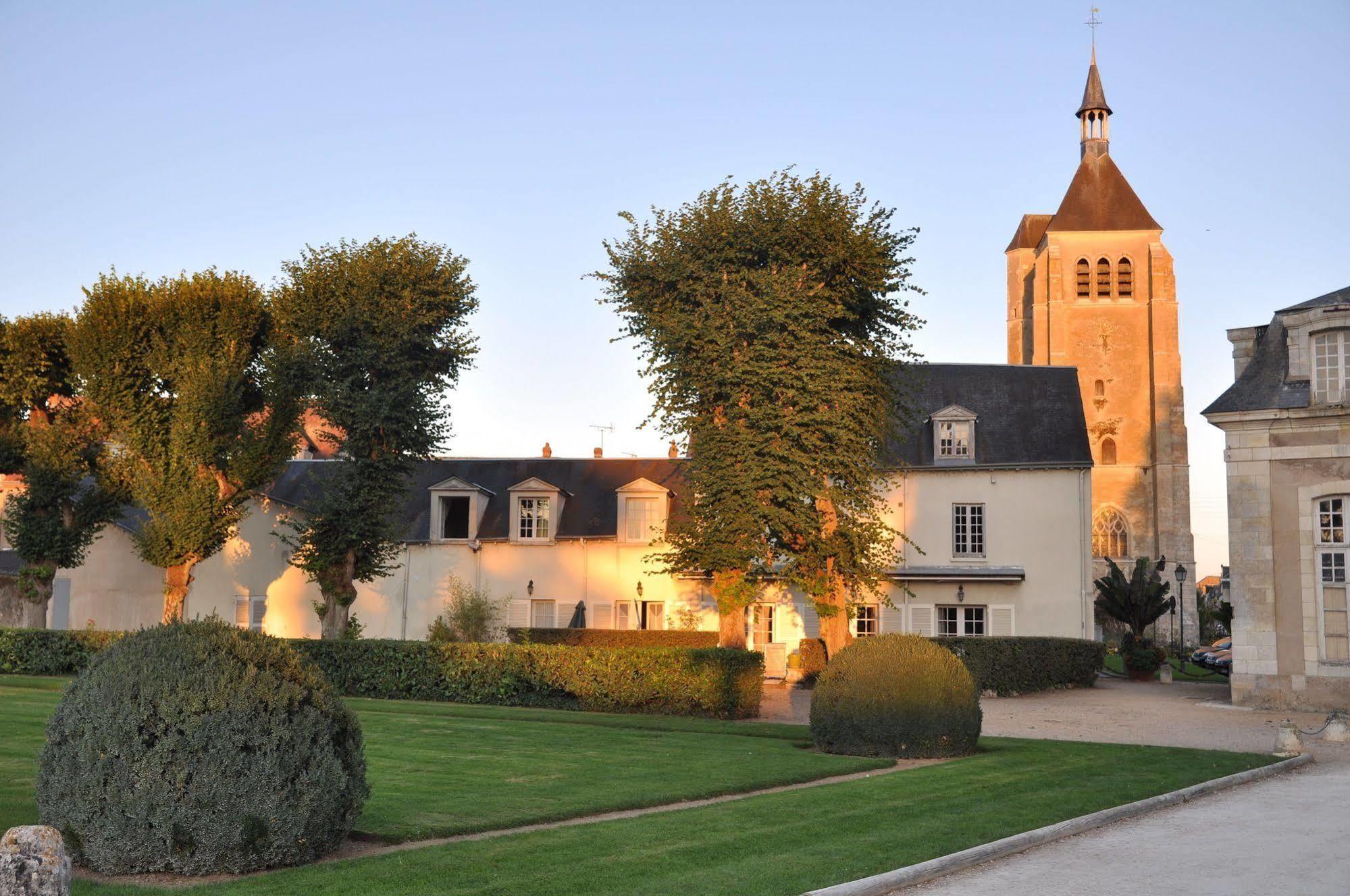 Hôtel la Capitainerie Châteauneuf-sur-Loire Esterno foto